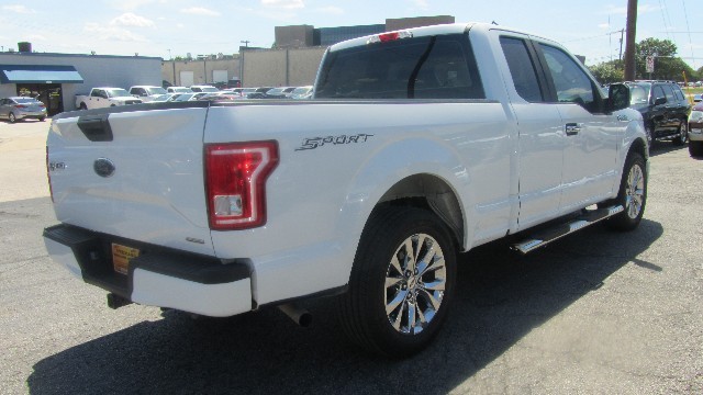 Ford F-150 Vehicle Full-screen Gallery Image 23