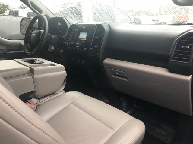 Ford F-150 Vehicle Full-screen Gallery Image 34