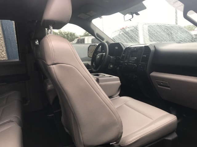 Ford F-150 Vehicle Full-screen Gallery Image 37