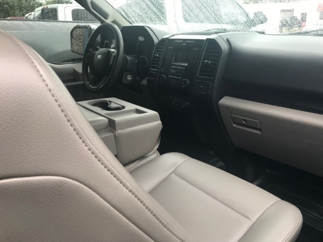 Ford F-150 Vehicle Full-screen Gallery Image 38