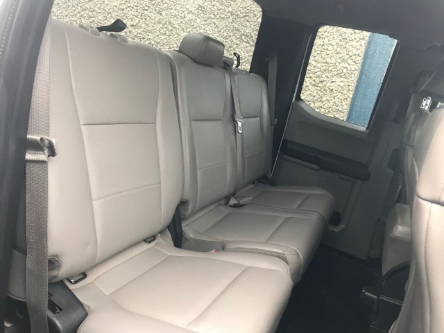 Ford F-150 Vehicle Full-screen Gallery Image 39