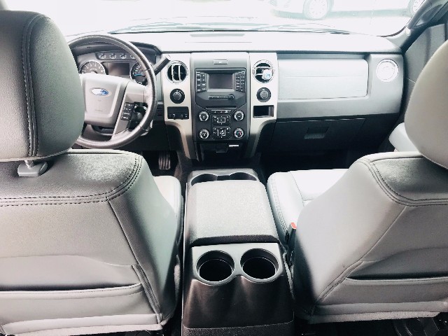 Ford F-150 Vehicle Full-screen Gallery Image 21