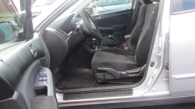 Honda Accord Sedan Vehicle Full-screen Gallery Image 9