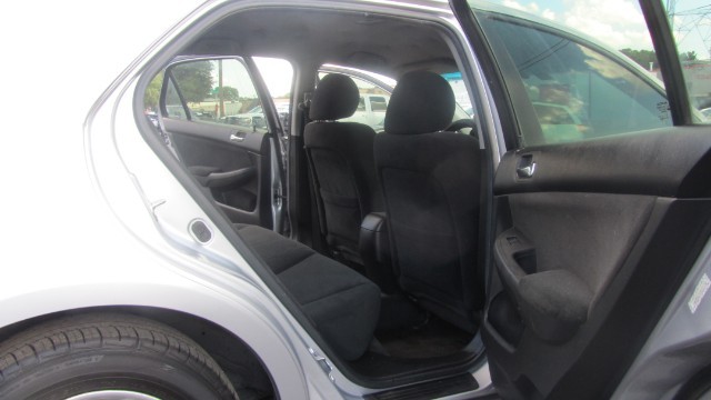 Honda Accord Sedan Vehicle Full-screen Gallery Image 13