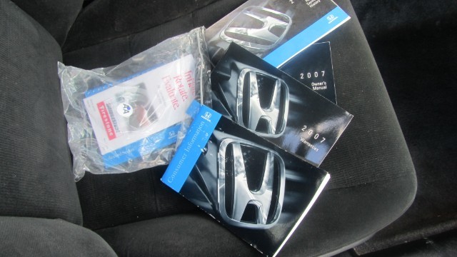 Honda Accord Sedan Vehicle Full-screen Gallery Image 18