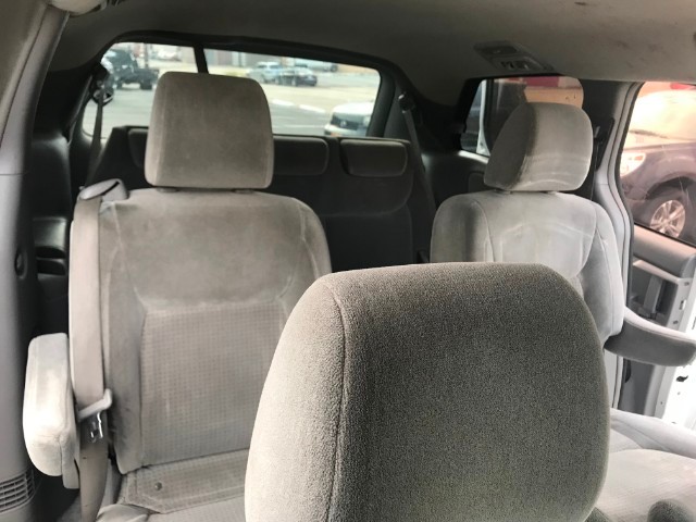 Toyota Sienna Vehicle Full-screen Gallery Image 14