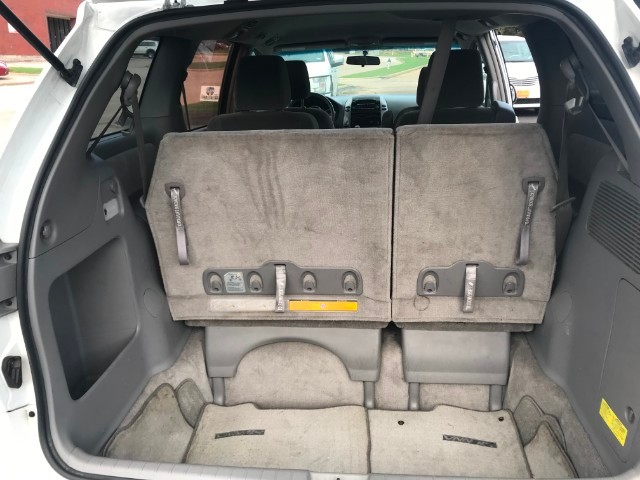 Toyota Sienna Vehicle Full-screen Gallery Image 21