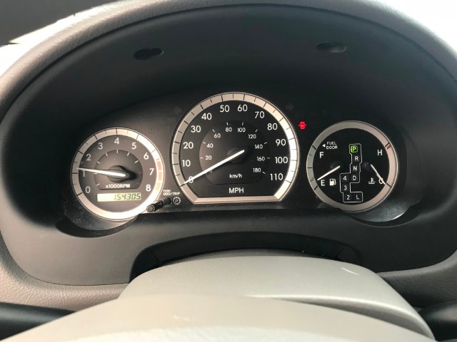 Toyota Sienna Vehicle Full-screen Gallery Image 25