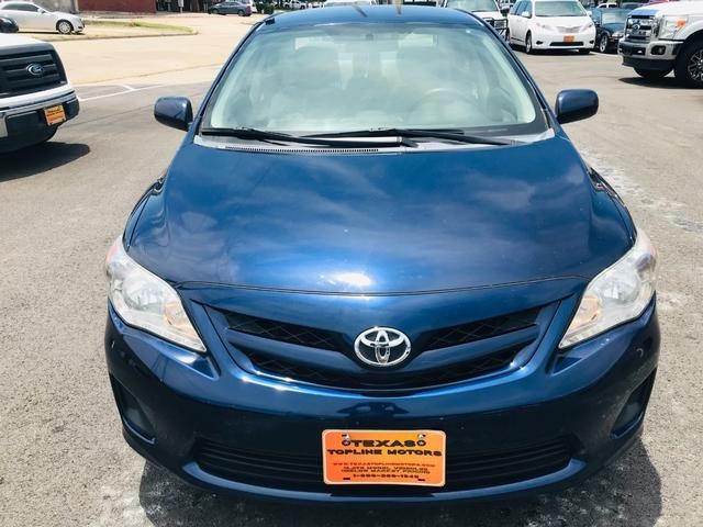 Toyota Corolla Vehicle Full-screen Gallery Image 02