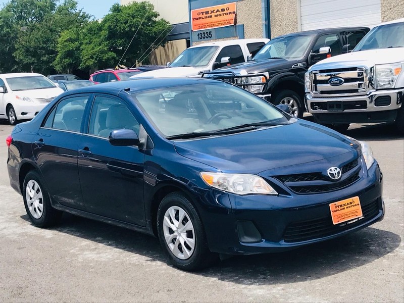 Toyota Corolla Vehicle Full-screen Gallery Image 11