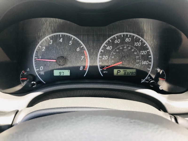 Toyota Corolla Vehicle Full-screen Gallery Image 39