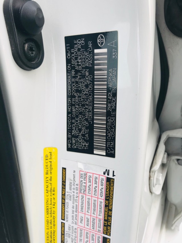 Toyota Corolla Vehicle Full-screen Gallery Image 23