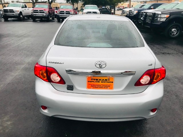 Toyota Corolla Vehicle Full-screen Gallery Image 06