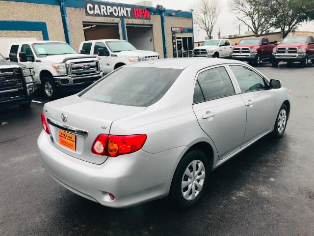 Toyota Corolla Vehicle Full-screen Gallery Image 07