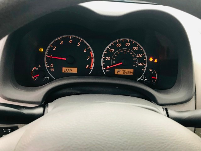 Toyota Corolla Vehicle Full-screen Gallery Image 18