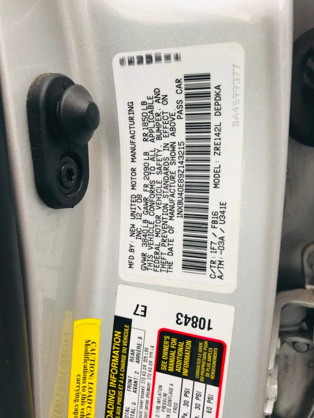 Toyota Corolla Vehicle Full-screen Gallery Image 19