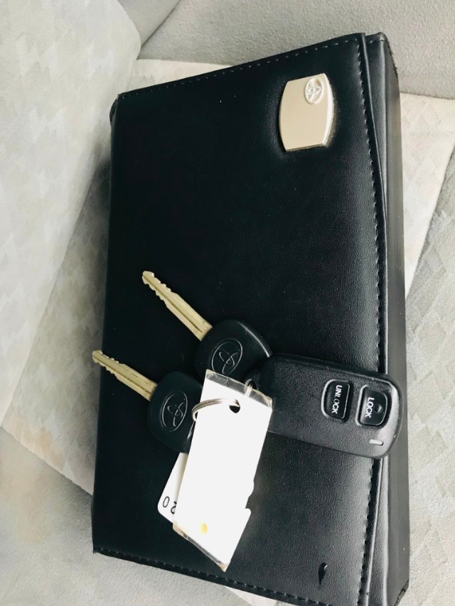 Toyota Corolla Vehicle Full-screen Gallery Image 20