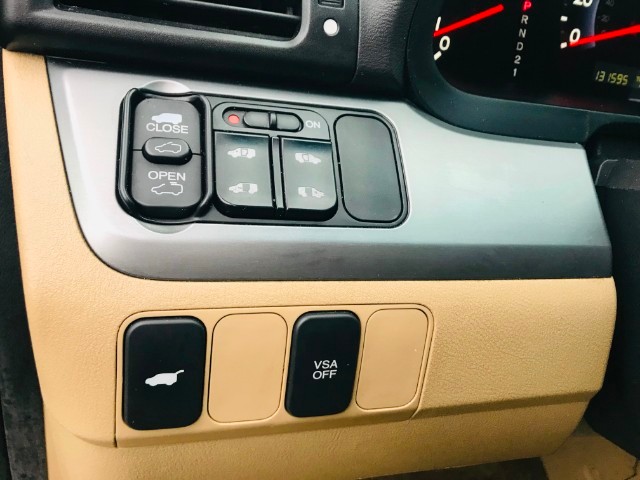 Honda Odyssey Vehicle Full-screen Gallery Image 25