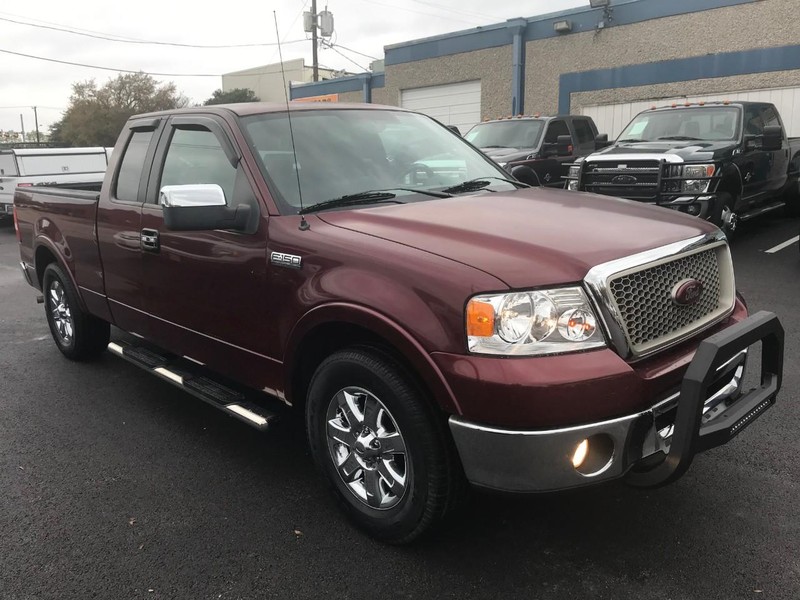 Ford F-150 Vehicle Full-screen Gallery Image 03