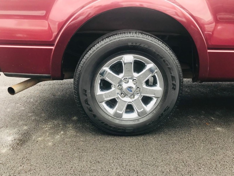 Ford F-150 Vehicle Full-screen Gallery Image 18