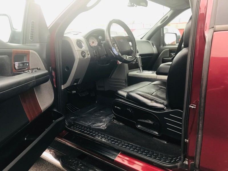 Ford F-150 Vehicle Full-screen Gallery Image 22