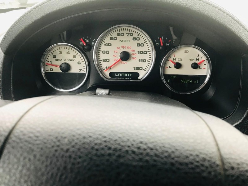 Ford F-150 Vehicle Full-screen Gallery Image 26