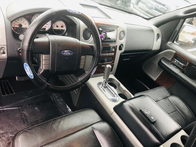 Ford F-150 Vehicle Full-screen Gallery Image 28