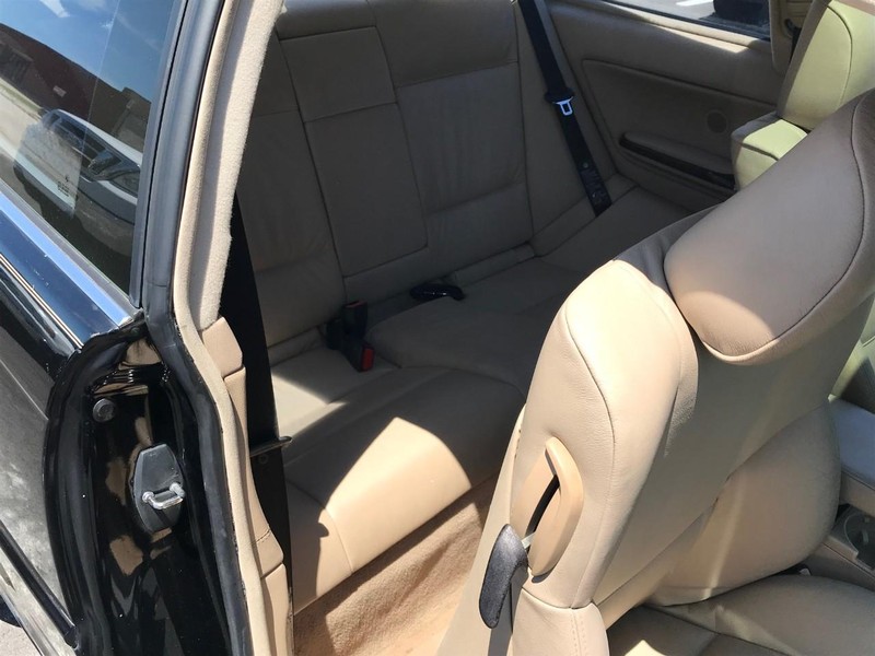 BMW 3 Series Vehicle Full-screen Gallery Image 15