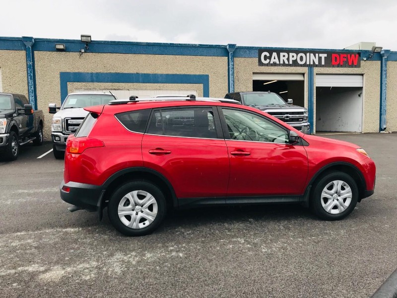 Toyota RAV4 Vehicle Full-screen Gallery Image 08