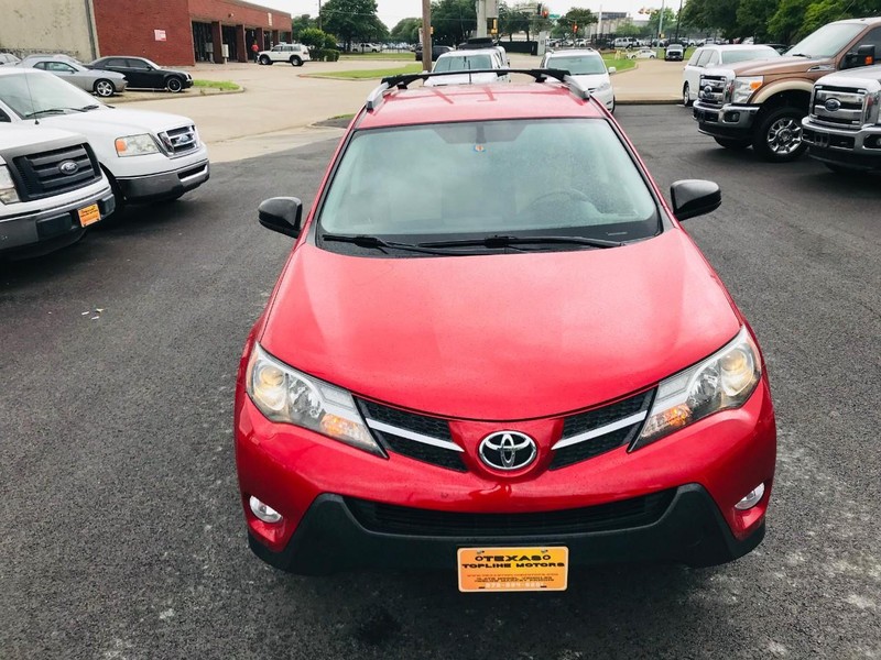 Toyota RAV4 Vehicle Full-screen Gallery Image 10