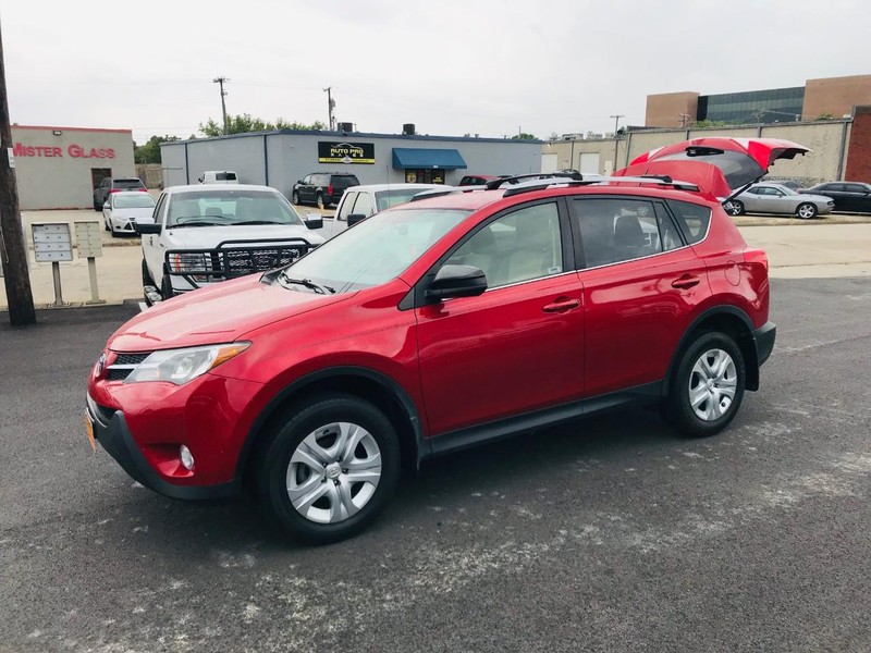 Toyota RAV4 Vehicle Full-screen Gallery Image 25