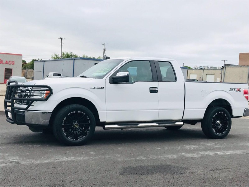 Ford F-150 Vehicle Full-screen Gallery Image 6