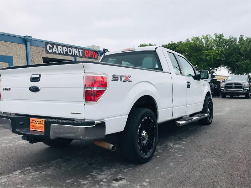 Ford F-150 Vehicle Full-screen Gallery Image 10