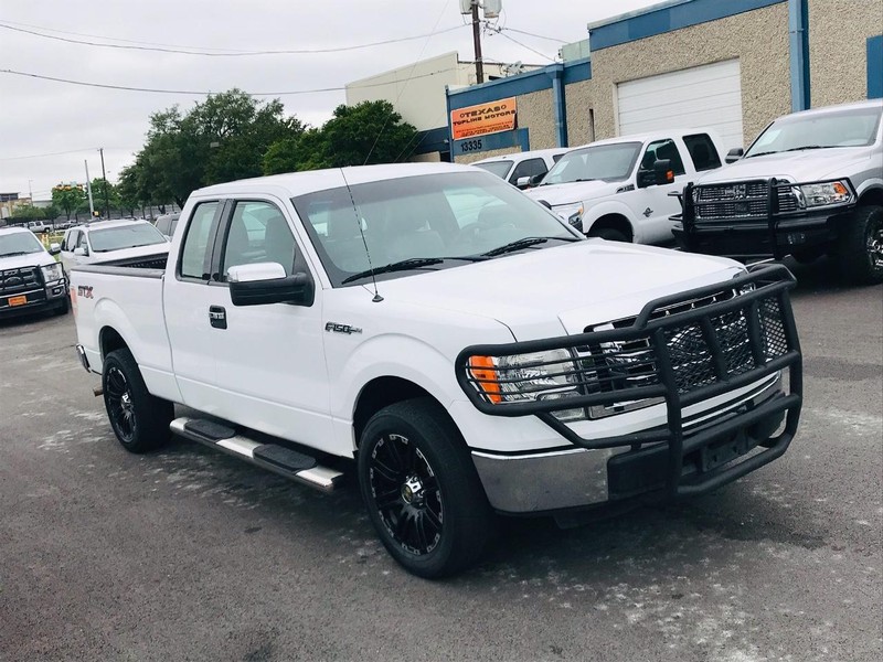 Ford F-150 Vehicle Full-screen Gallery Image 12