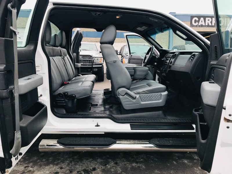 Ford F-150 Vehicle Full-screen Gallery Image 20