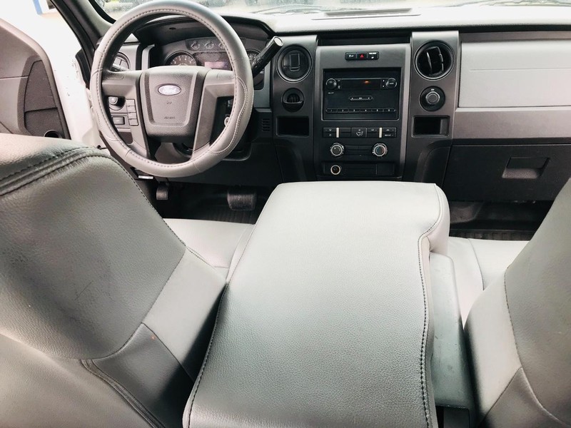 Ford F-150 Vehicle Full-screen Gallery Image 21