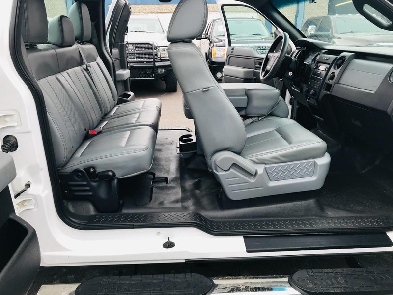 Ford F-150 Vehicle Full-screen Gallery Image 26