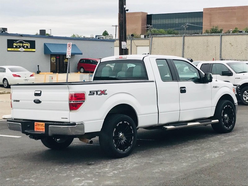 Ford F-150 Vehicle Full-screen Gallery Image 40