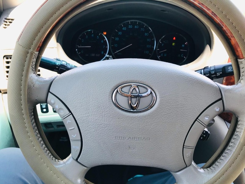 Toyota Sienna Vehicle Full-screen Gallery Image 25