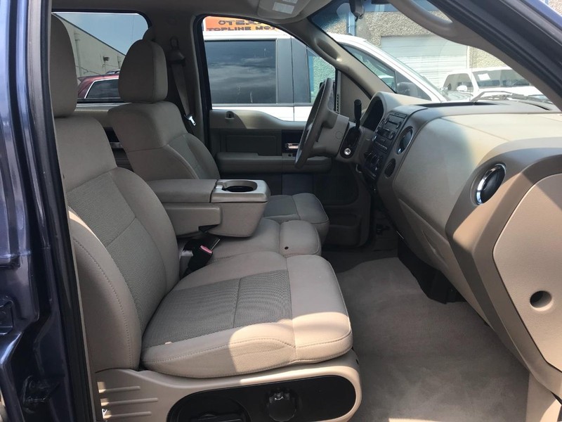 Ford F-150 Vehicle Full-screen Gallery Image 13