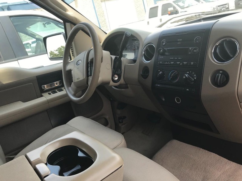 Ford F-150 Vehicle Full-screen Gallery Image 14