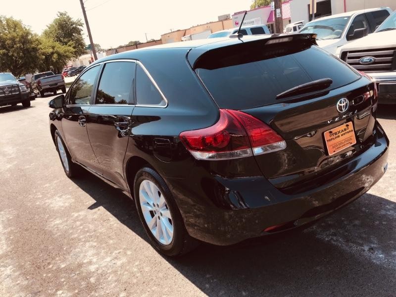 Toyota Venza Vehicle Full-screen Gallery Image 06