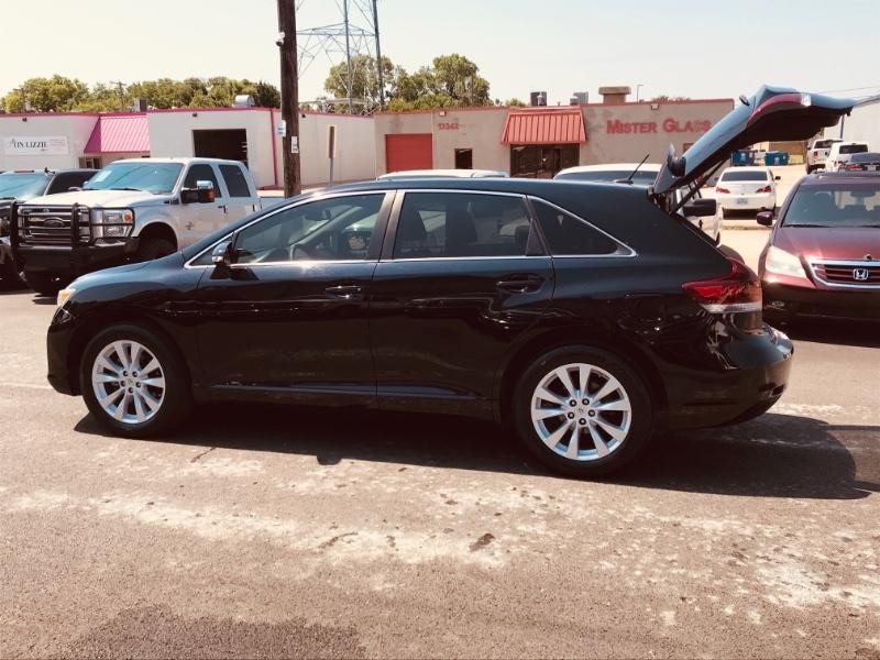 Toyota Venza Vehicle Full-screen Gallery Image 11