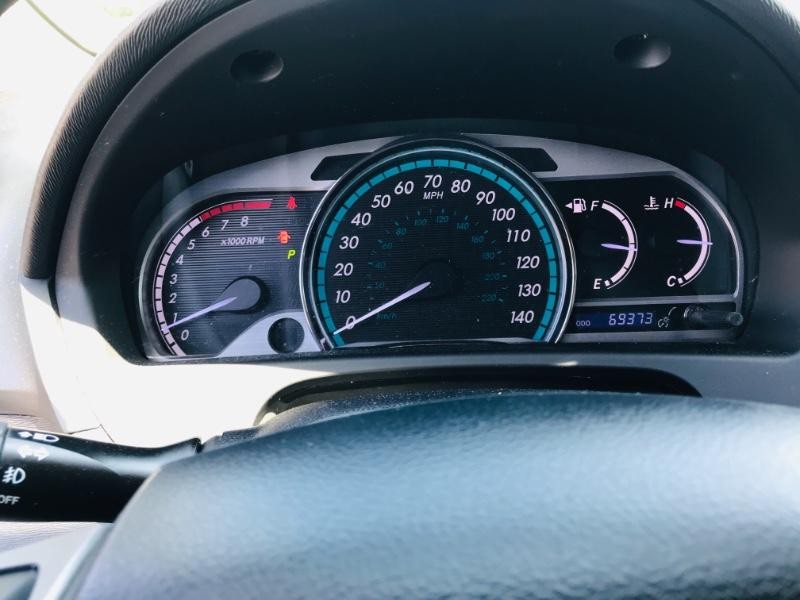 Toyota Venza Vehicle Full-screen Gallery Image 21