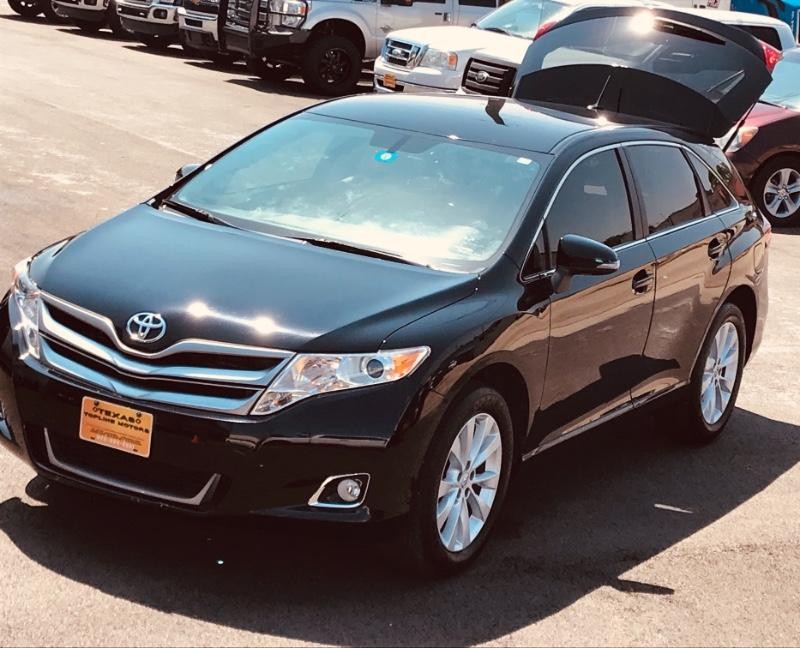 Toyota Venza Vehicle Full-screen Gallery Image 29