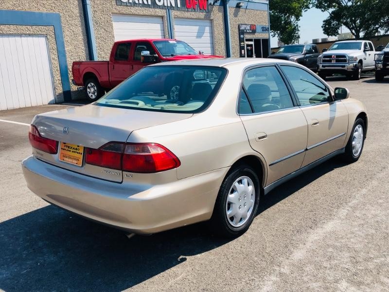 Honda Accord Sedan Vehicle Full-screen Gallery Image 07