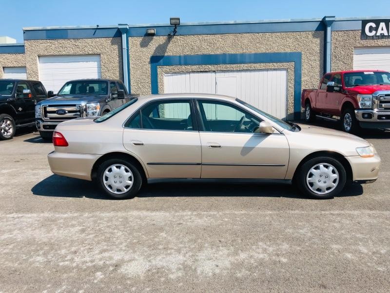 Honda Accord Sedan Vehicle Full-screen Gallery Image 08