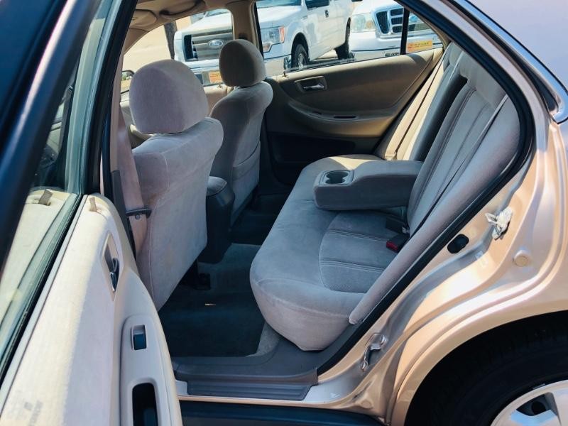 Honda Accord Sedan Vehicle Full-screen Gallery Image 12