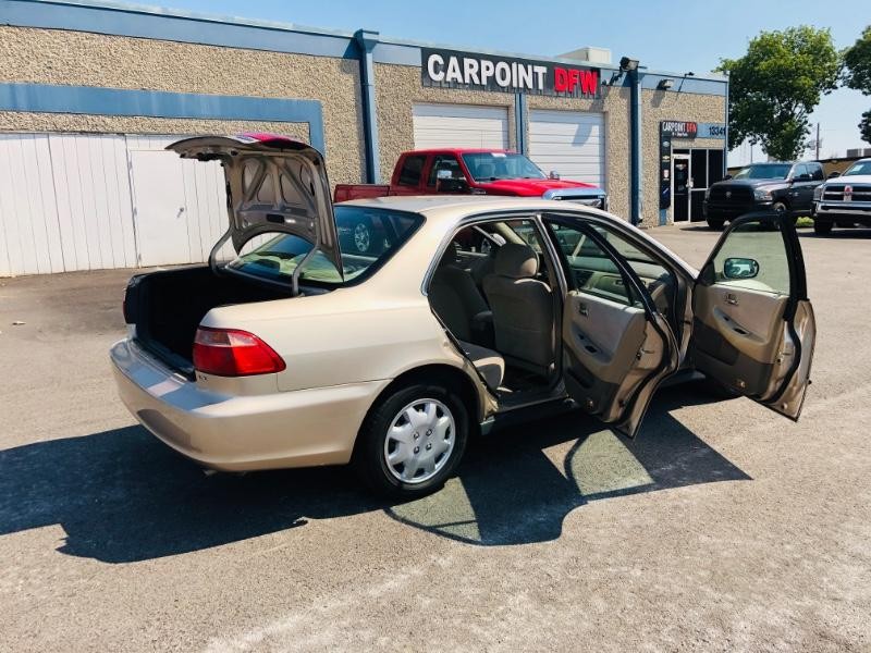 Honda Accord Sedan Vehicle Full-screen Gallery Image 17