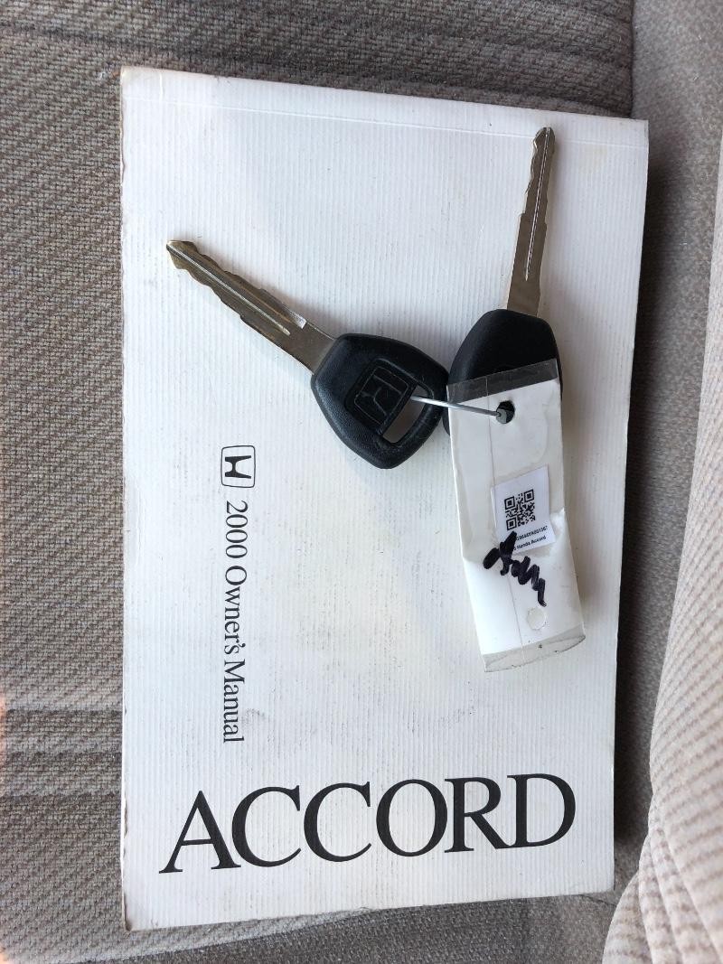 Honda Accord Sedan Vehicle Full-screen Gallery Image 28